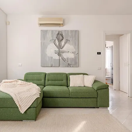 Apartment, Near Airport&train Apartamento