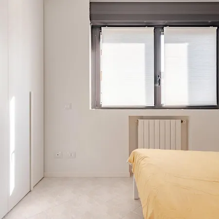 Apartment, Near Airport&train Apartamento *