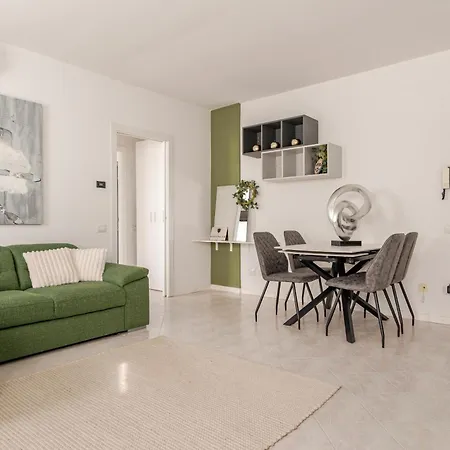 Apartment, Near Airport&train Apartamento *