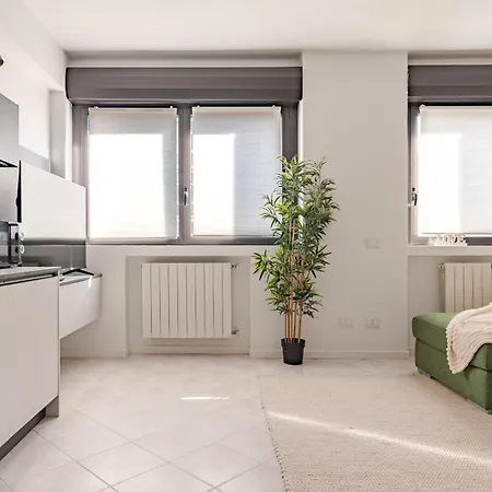 Apartment, Near Airport&train